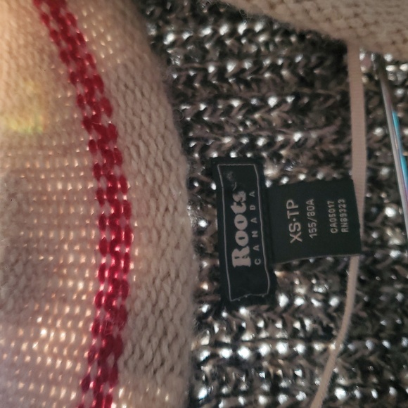 🍁🌲Rare Roots Toggle Cardigan - Picture 2 of 12